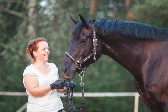 Nina-Heikkola-Ravijärven-Hevostila